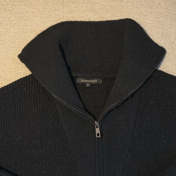 Black Oliveaceous zip front sweater size small ( but fits oversized ) - Picture 3 of 4